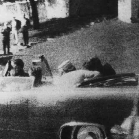 Zu einer Verschwörungstheorie zählt auch die Ermordung von US-Präsident John F. Kennedy am 22.11.1963
