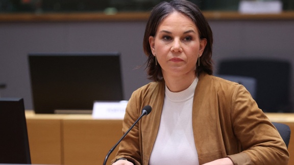 Sportschau - Außenministerin Baerbock: 'bei Krieg Kann Man Nicht Neutral Sein'