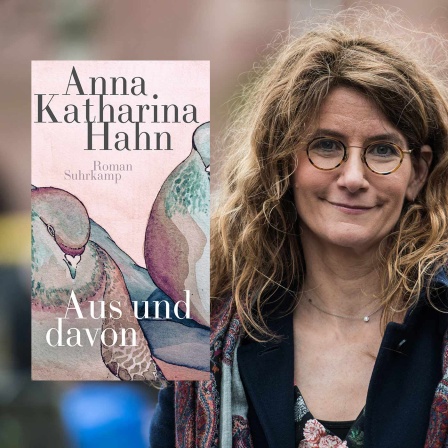 Buchcover "Aus und davon" + Porträt Anna Katharina Hahn foto: picture-alliance+suhrkamp verlag