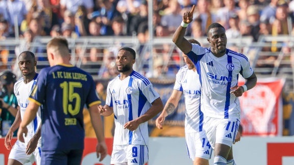 Sportschau - Schalke Arbeitet Sich Zum Sieg Gegen Lok Leipzig