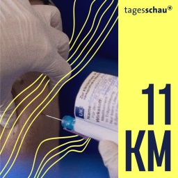 Eine Frau erhält eine Impfung im Universitätsklinikum Eppendorf. 