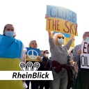 Rheinblick - Demonstranten bei einer Pro Ukraine Demonstration in Düsseldorf