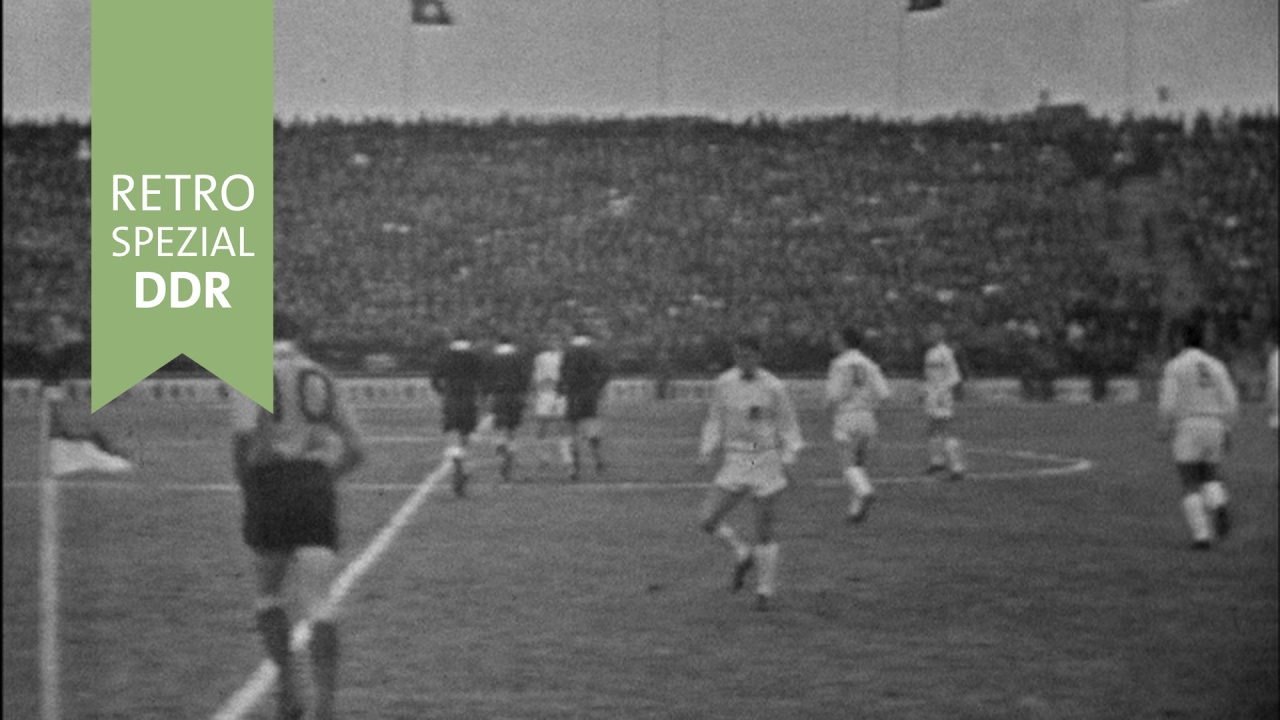 Fußball, Olympia-Qualifikationsspiel DDR - Niederlande