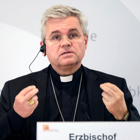  Erzbischof von Paderborn Udo Markus Bentz bei einer Pressekonferenz zur Situation der Christen im Heiligen Land am 25.09.2024
