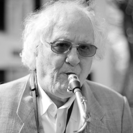 Der Frankfurter Saxofonist Emil Mangelsdorff .