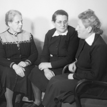 Die "Mütter" des Grundgesetzes (von links): Friederike Nadig (SPD), Helene Weber (CDU), Helene Wessel (Zentrum) und Elisabeth Selbert (SPD).