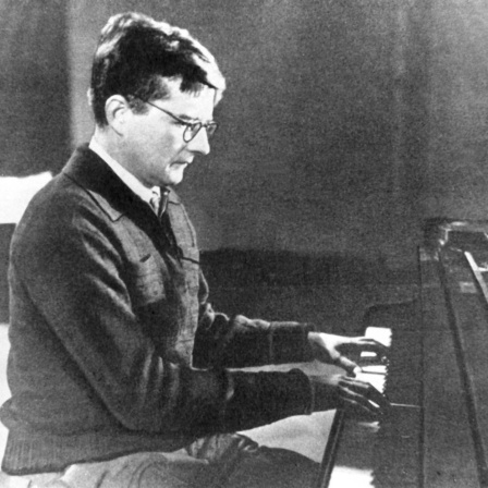 Schostakowitsch komponiert die Leningrader Sinfonie