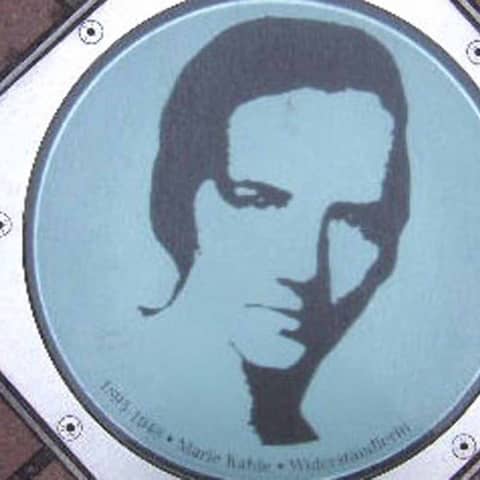 Glasplatte mit dem Porträt von Marie Kahle