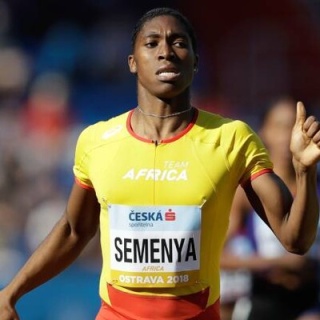 Caster Semenya aus Südafrika läuft über Ziellinie bei Wettkampf, 2018