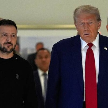 Donald Trump (rechts) und Wolodymyr Selenskyj nebeneinander im Trump-Tower in New York (27.9.2024)