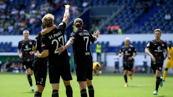 Sportschau - St. Pauli Mit Wildem Schlagabtausch Gegen Straelen