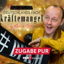 Satirische Fotomontage: Ein Model mit dem lachenden Gesicht von Friedrich Merz vor gelben Ballons, dazu der Slogan "Deutschlands Fachkräftemangel" im Stil von "Germany's next Topmodel"