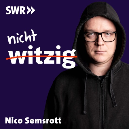 Nico Semsrott im Video Podcast nicht witzig - Humor ist, wenn die anderen lachen. Zu sehen ist das Logo des Deep Talk Comedy Podcasts nicht witzig und der Gast der Sendung, Nico Semsrott.