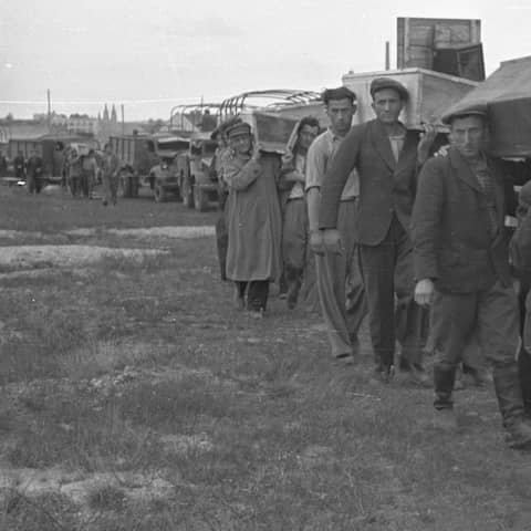 Die Beerdigung der Opfer des Pogroms von Kielce.