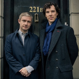 Martin Freeman und Benedict Cumberbatch als Watson und Sherlock Holmes in &#034;Sherlock&#034; (2010)