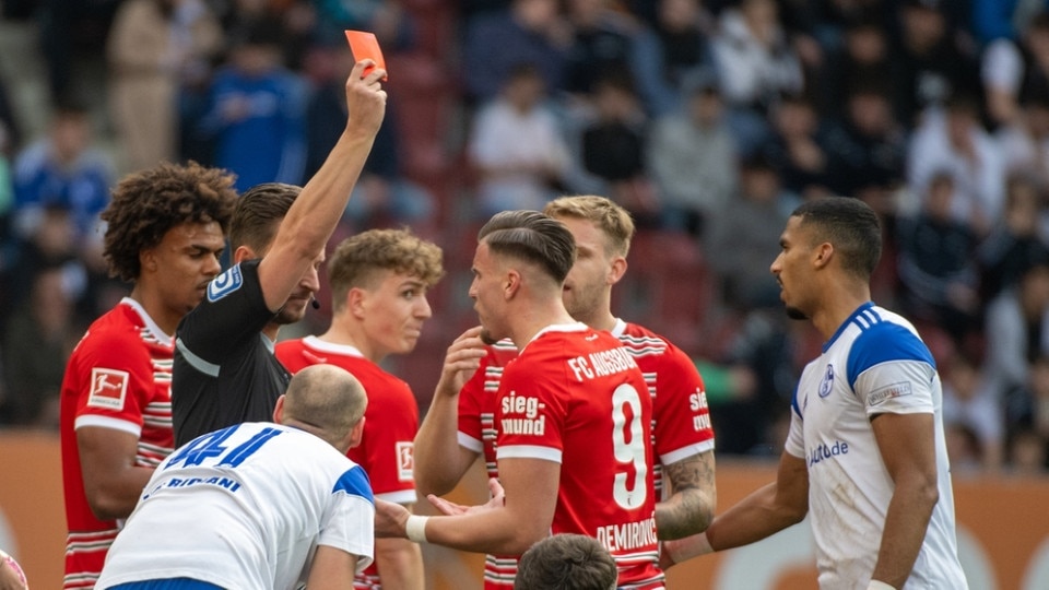 slag sporadisk enkel Blickpunkt Sport: 25. Spieltag: FC Augsburg gegen FC Schalke 04 - die  Highlights | ARD Mediathek