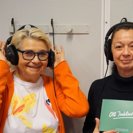 Birgit Langhammer (rechts im Bild) mit Mitra Kassai (Mitte) und Karla Wehrle im Studio.