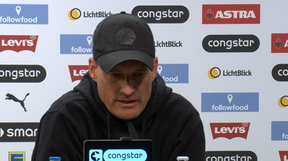 Sportschau Bundesliga - St. Paulis Coach Blessin - 'will Da Jetzt Nicht Rumheulen'