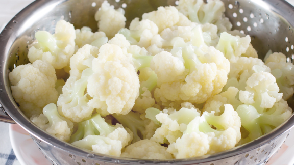 Wer Weiß Denn Sowas? - Wie Behält Blumenkohl Beim Kochen Seine Weiße Farbe.