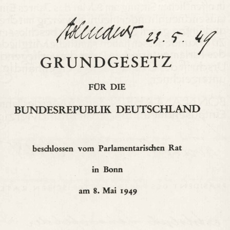 Collage:8. Mai: Keitel bei Unterzeichnung Kapituation 1945, Grundgesetz 1949 (Bild: picture-alliance/dpa/akg-images)