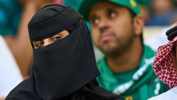 Sportschau - Saudi-arabien Lockert Die Verbote Etwas
