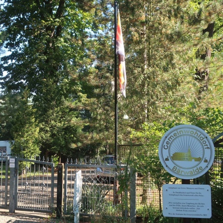 Einfahrt zum Gemeinwohldorf Bärwalde.
