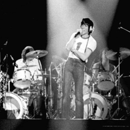 Pink Floyd performen "The Wall" 1981 in Dortmund