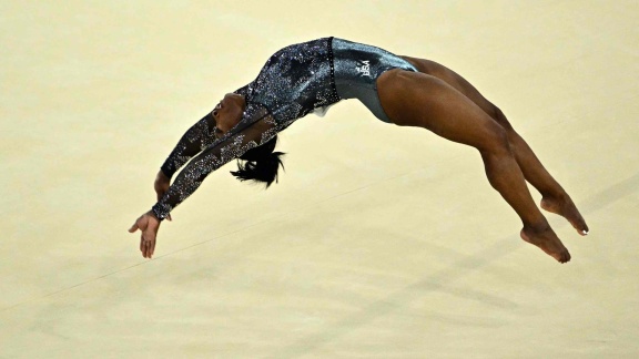 Sportschau Olympia 2024 - Die übung Von Simone Biles Am Boden