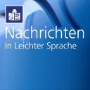 Weißer Text "Nachrichten - In Leichter Sprache" und das Logo für "Leichte Sprache" auf blauem Hintergrund