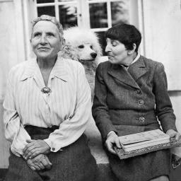 150. Geburtstag von Gertrude Stein - Ich bin ich weil mein Kleiner Hund mich kennt