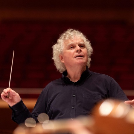 Klassik am Odeonsplatz 2022 - Interview mit Simon Rattle über Filmmusik