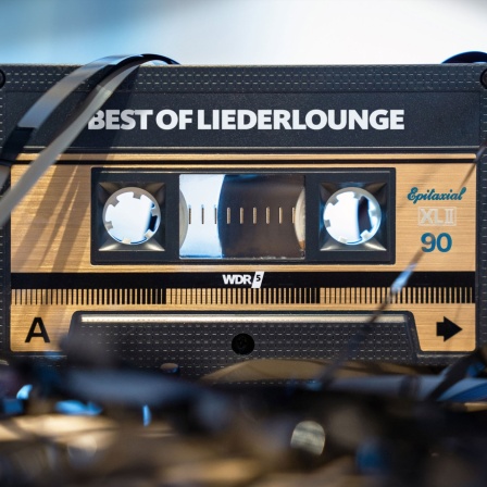 Eine Musikkassette mit der Aufschrift "Best of Liederlounge"