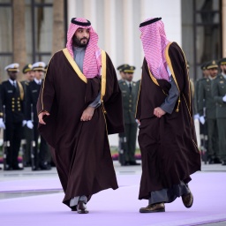 Der Kronprinz und Ministerpräsident von Saudi-Arabien, Mohammed bin Salman bin Abdelasis Al Saud, kommt aus dem Yamama-Palast.