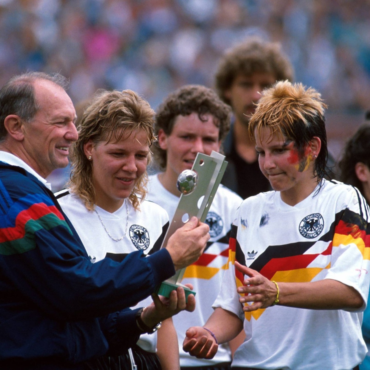 Archivradio Geschichte im Original · Deutsche Frauen gewinnen Fußball