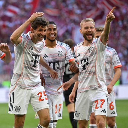 Feiernde Spieler des FC Bayern München