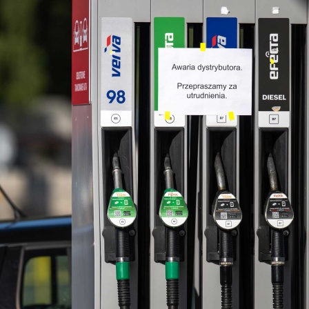Polen: Ausverkauf von Treibstoff an Orlen-Tankstelle (Bild: picture alliance/dpa/CTK)