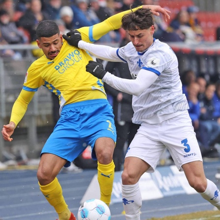 Kampf um den Ball in Braunschweig