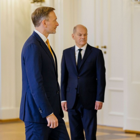 Bundeskanzler Olaf Scholz und der entlassene Finanzminister Christian Lindner