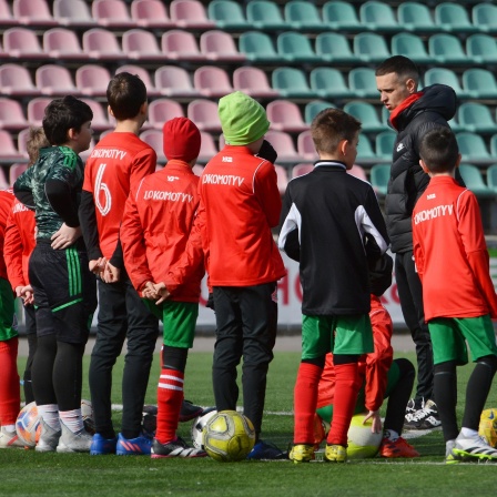 Jugendmannschaft des FC Lokomotyv Kyiv beim Training