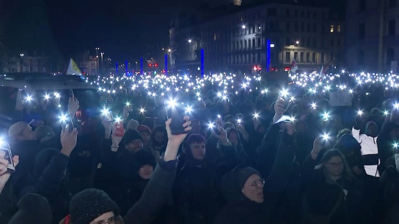 Brisant - Zehntausende Bei Bundesweiten Demos Gegen Afd