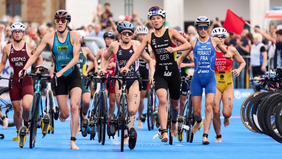 Sportschau - Mixed-staffel Bei Der Triathlon-wm Im Re-live