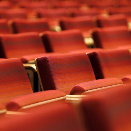 Sitzreihen in einem Theater, Symbolbild