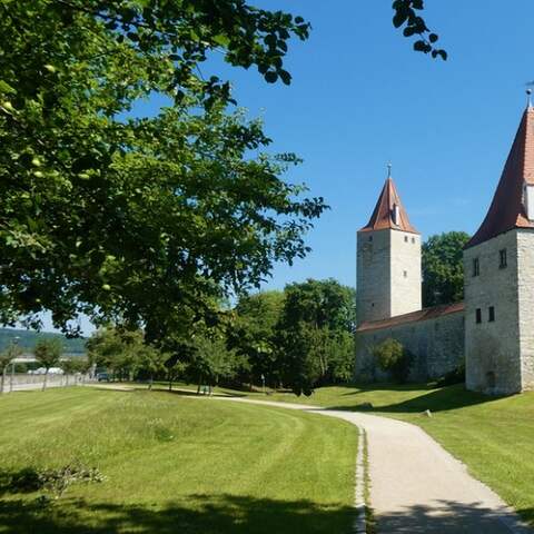 Die mittelalterliche Stadtbefestigung in Berching. | Bild: Bertram Ritter, Schwabach, 01.08.2021