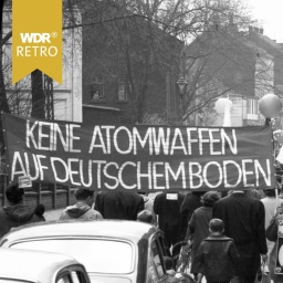 Ostermarsch Ruhr mit Transparent "Keine Atomwaffen auf deutschem Boden"