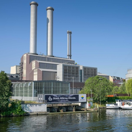 Heizkraftwerk an der Spree in Berlin-Mitte