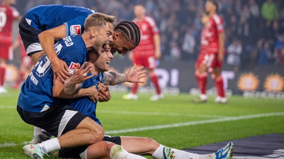 Sportschau Bundesliga - Bielefeld Fegt In überzahl über Düsseldorf Hinweg