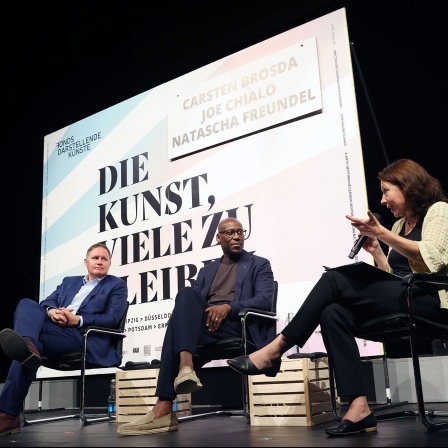 Die Kunst, viele zu bleiben mit Carsten brosda, Joe Chialo und Natascha Freundel © Dorothea Tuch