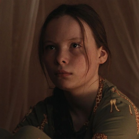 Laeni Geiseler als Marielle in einer Szene des Films "Was Marielle weiß".