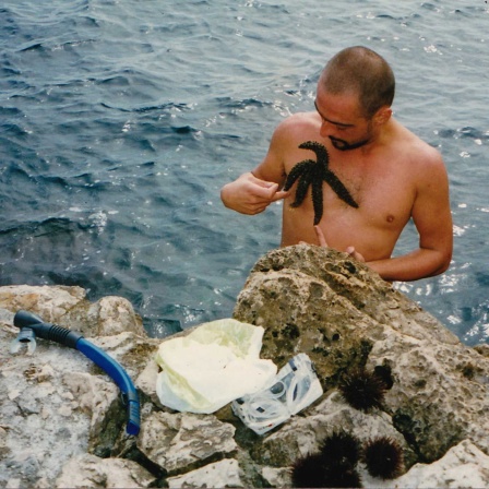 Bruno Pélassy with Starfish, Coco Beach, Nizza, 1997 (Bild: Laura Cottingham)