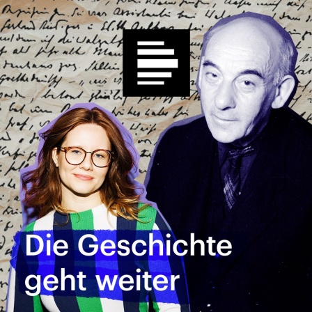 Das Cover zum Podcast "Die Geschichte geht weiter - Victor Klemperers Tagebücher 1918-1959" zeigt Porträts Victor Klemperer und der Historikerin Leonie Schöler, die den Podcast hostet, über einer handschriftlichen Seite aus Klemperers Tagebüchern